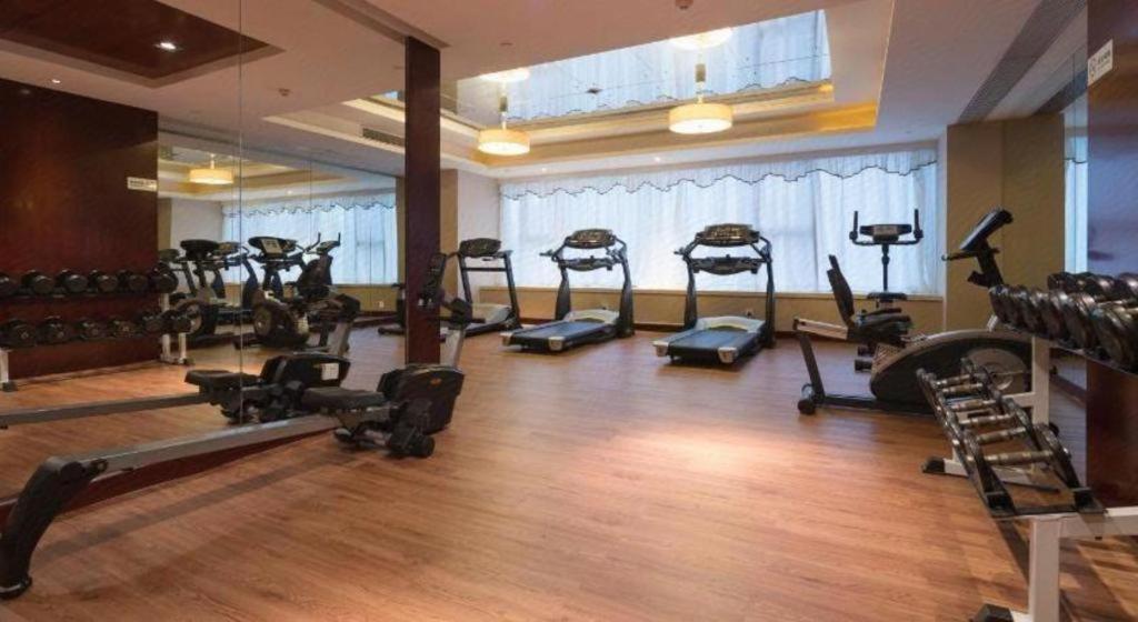 Leisure Hotel Dongguan  Exterior foto